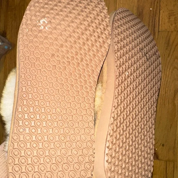 L.L. Bean Shearling Slippers NWOT - Picture 3 of 3